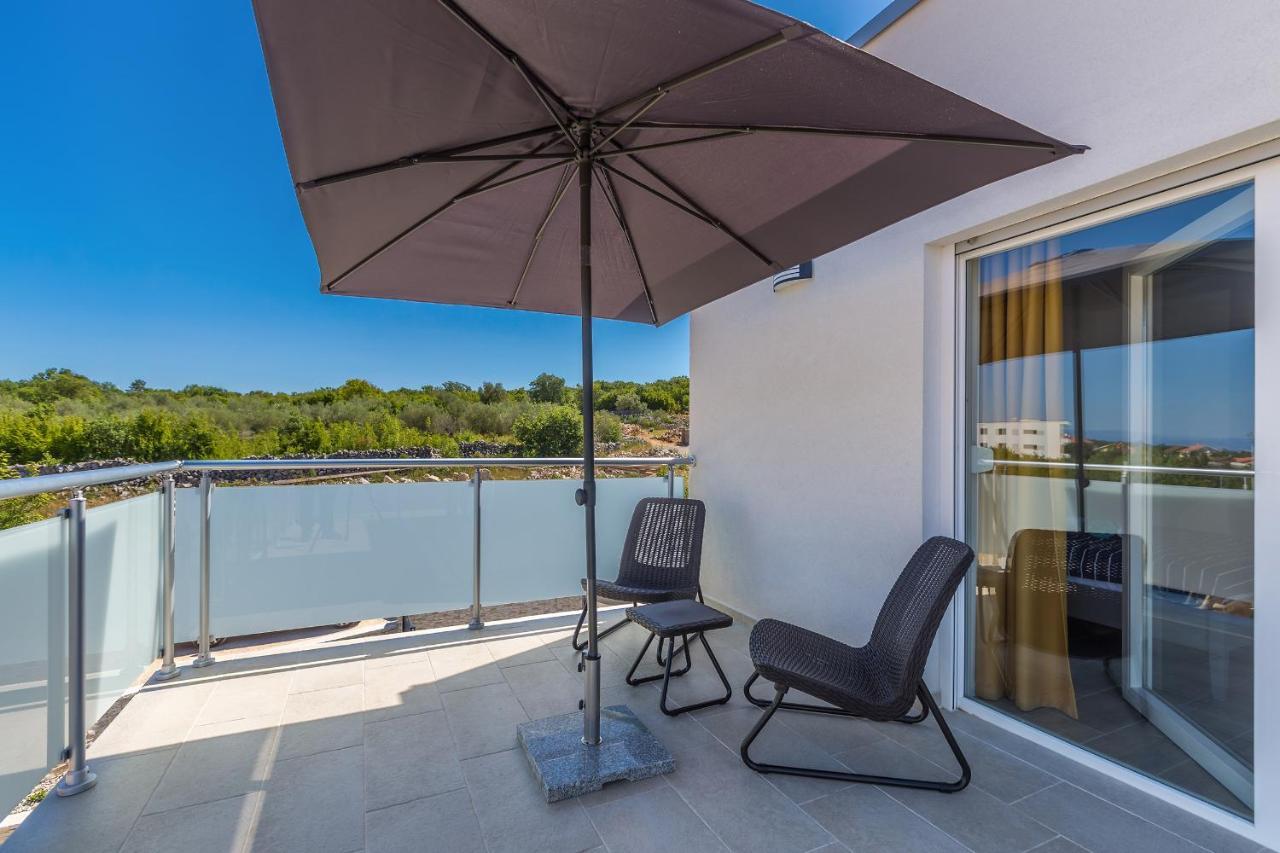 Holiday House Sunlight With Heated Pool Малинська Екстер'єр фото